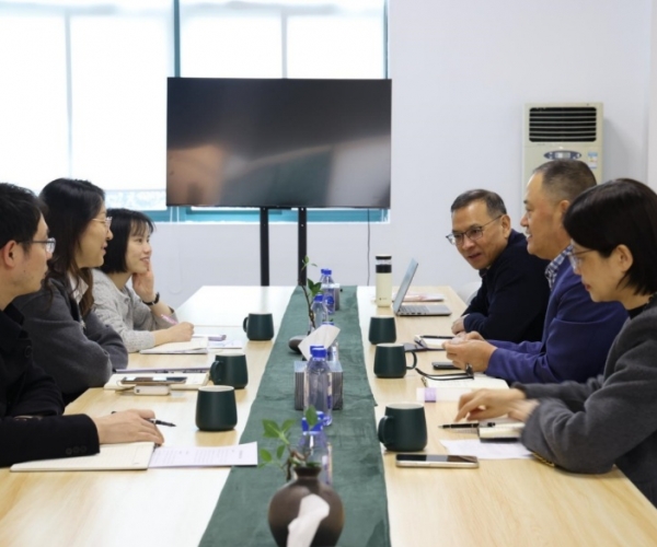 關(guān)心關(guān)懷落實(shí)處，政企同心謀發(fā)展